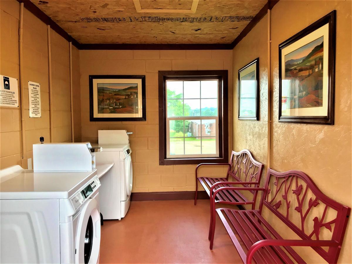 Star Plus Inn & Suites Selmer エクステリア 写真