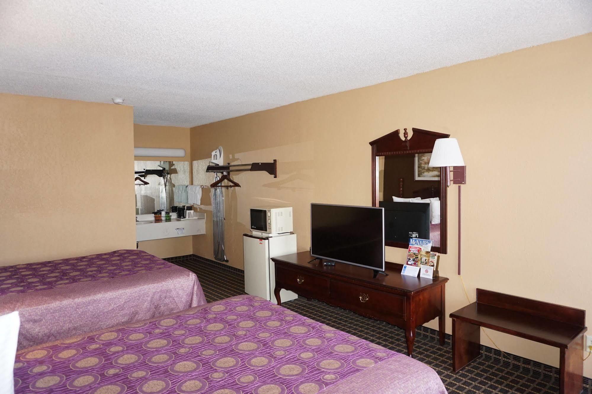 Star Plus Inn & Suites Selmer エクステリア 写真