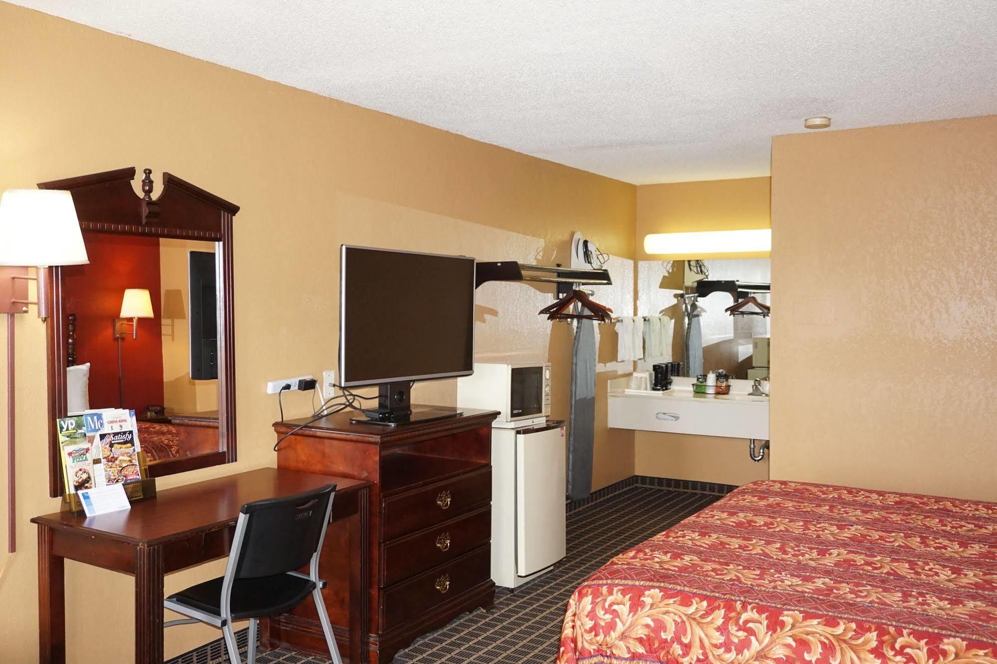 Star Plus Inn & Suites Selmer エクステリア 写真