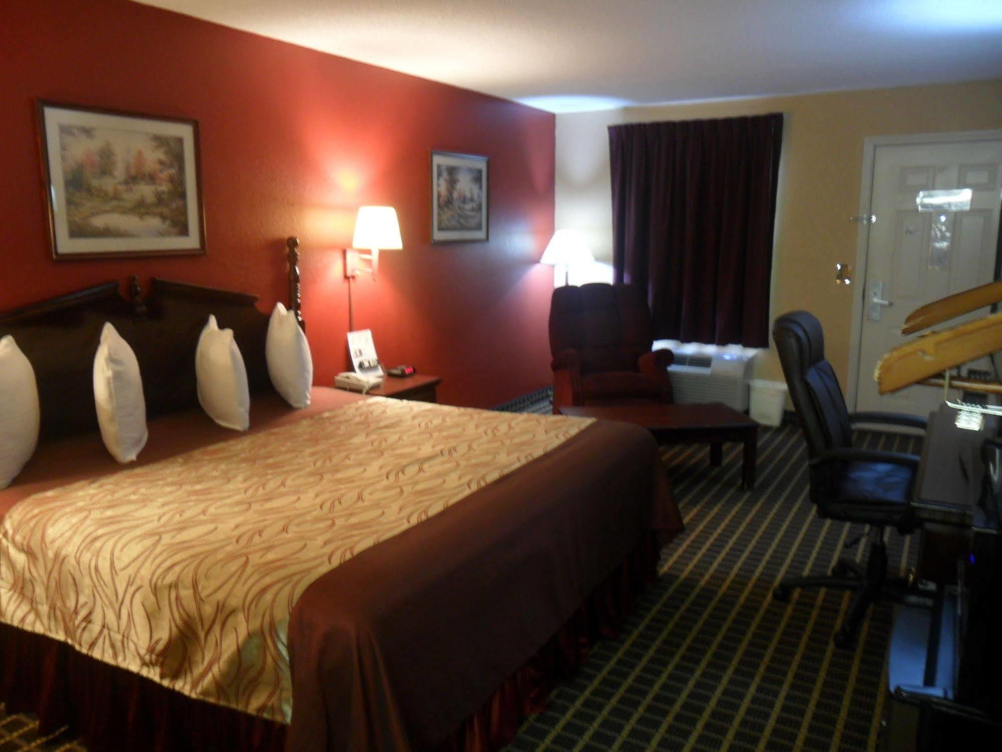 Star Plus Inn & Suites Selmer エクステリア 写真