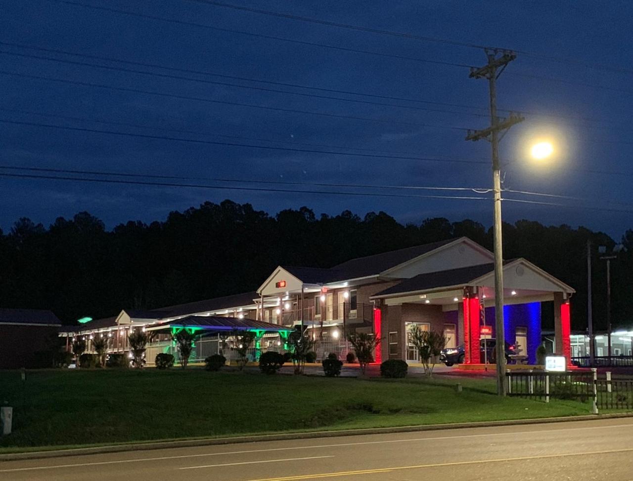 Star Plus Inn & Suites Selmer エクステリア 写真