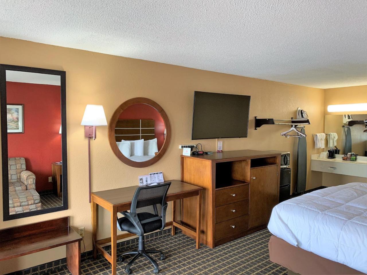 Star Plus Inn & Suites Selmer エクステリア 写真