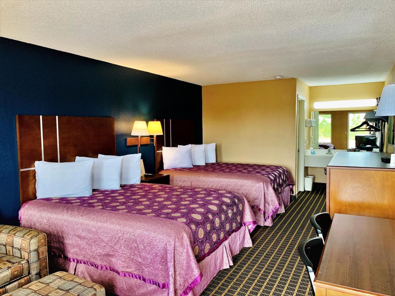 Star Plus Inn & Suites Selmer エクステリア 写真