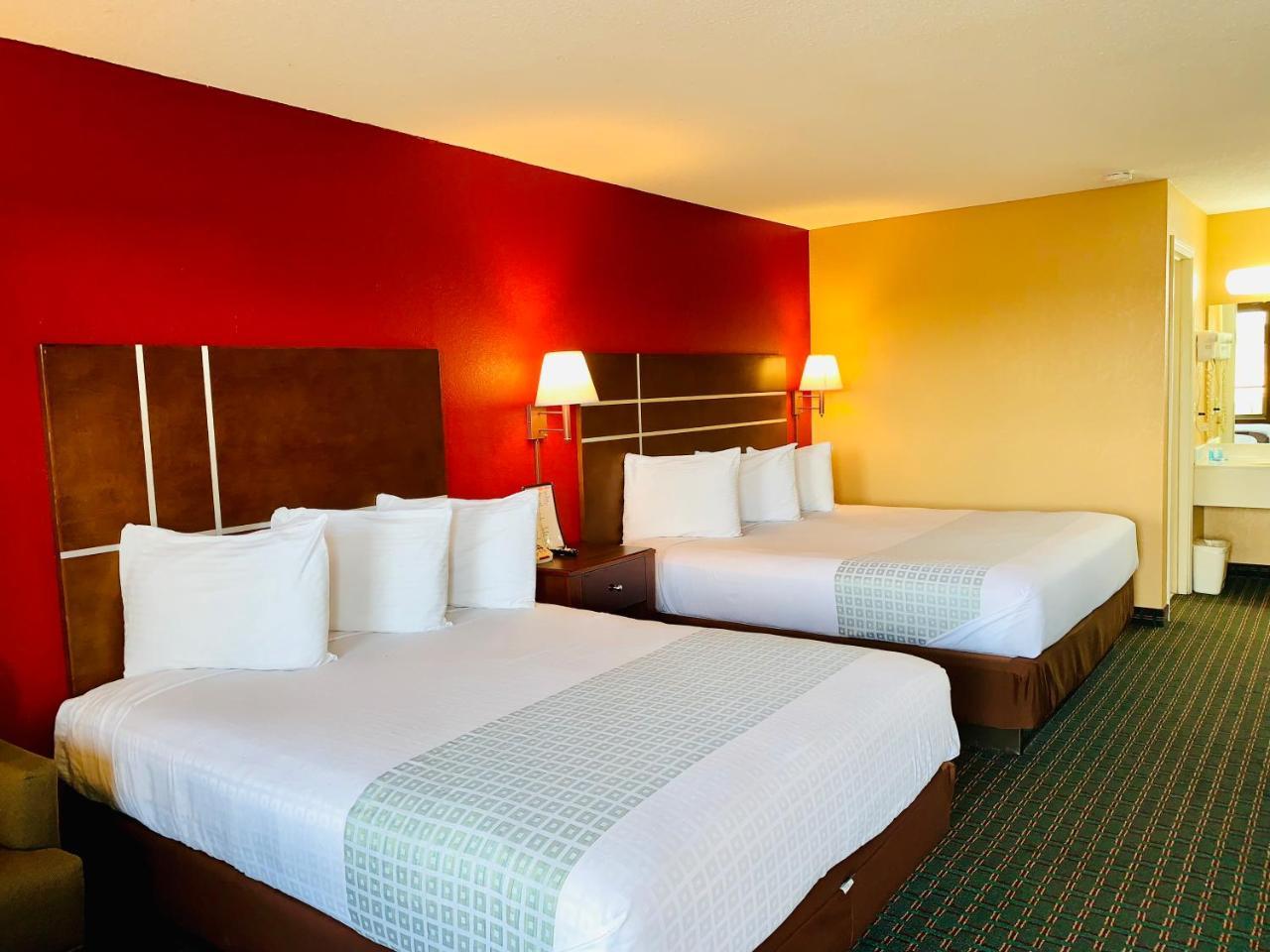 Star Plus Inn & Suites Selmer エクステリア 写真