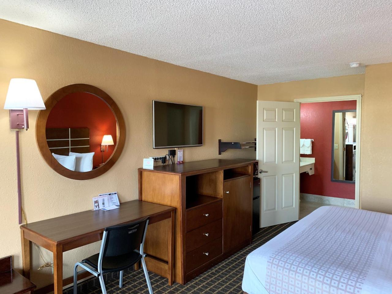 Star Plus Inn & Suites Selmer エクステリア 写真