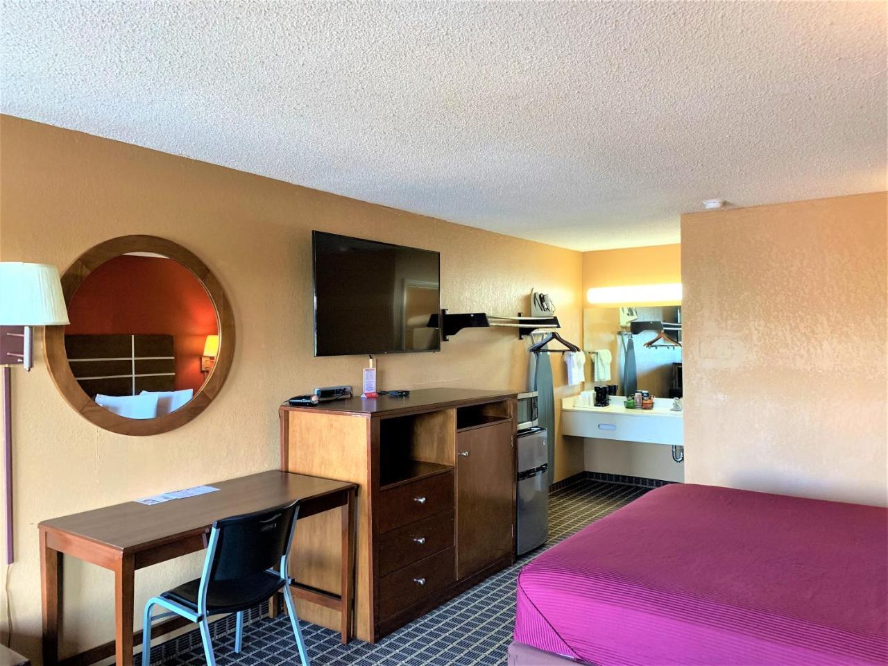 Star Plus Inn & Suites Selmer エクステリア 写真