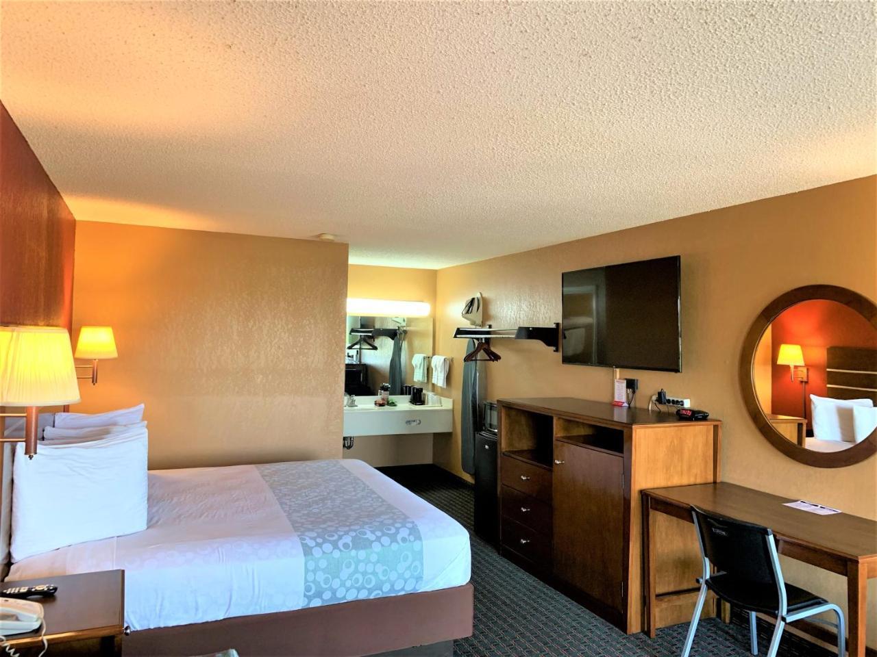 Star Plus Inn & Suites Selmer エクステリア 写真