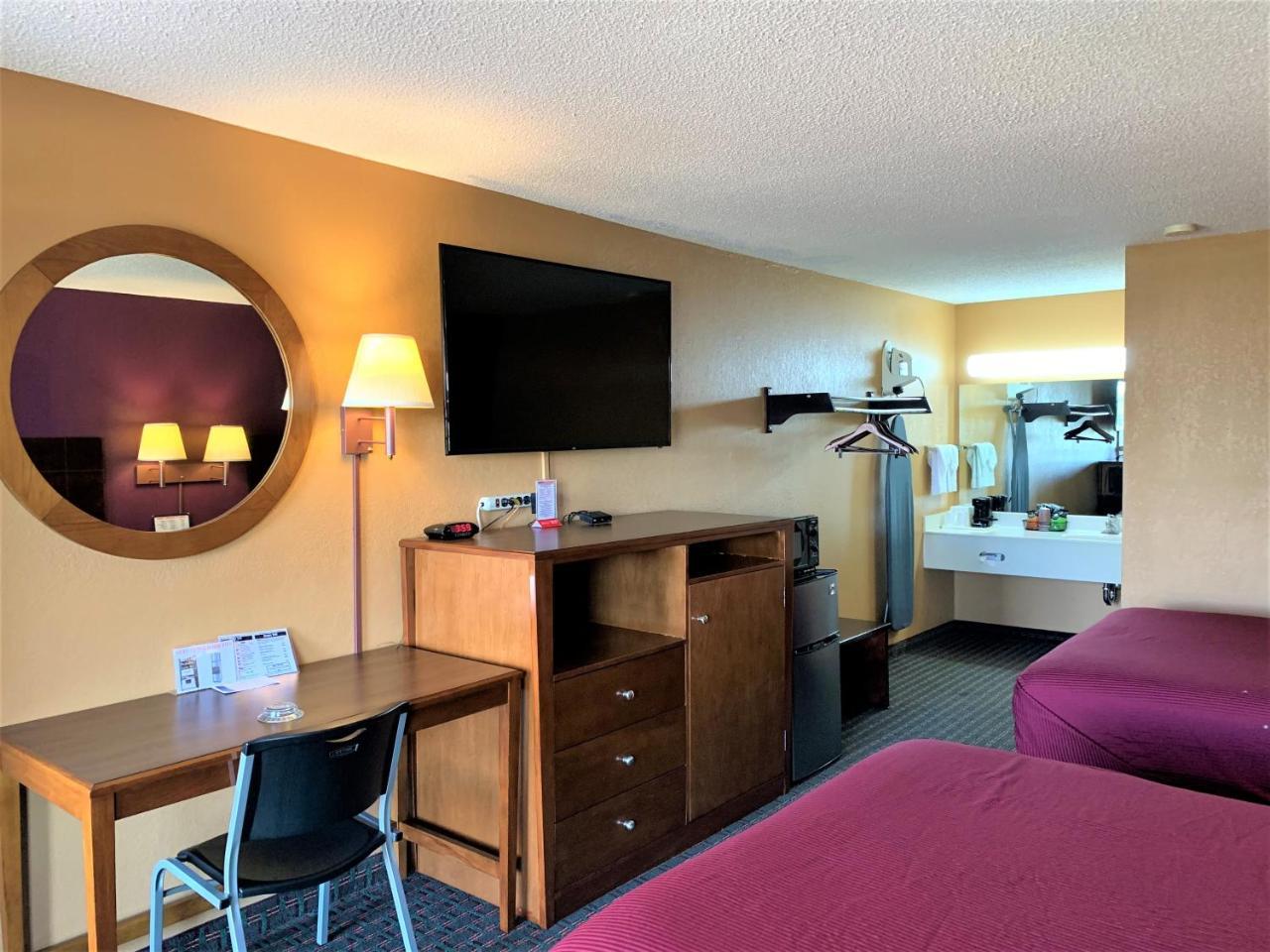 Star Plus Inn & Suites Selmer エクステリア 写真