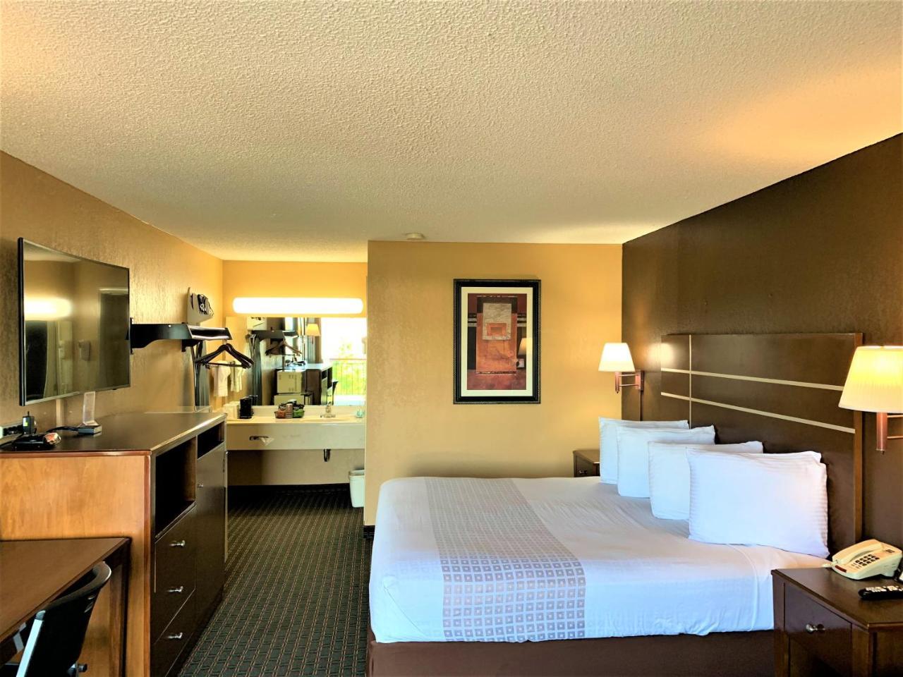 Star Plus Inn & Suites Selmer エクステリア 写真