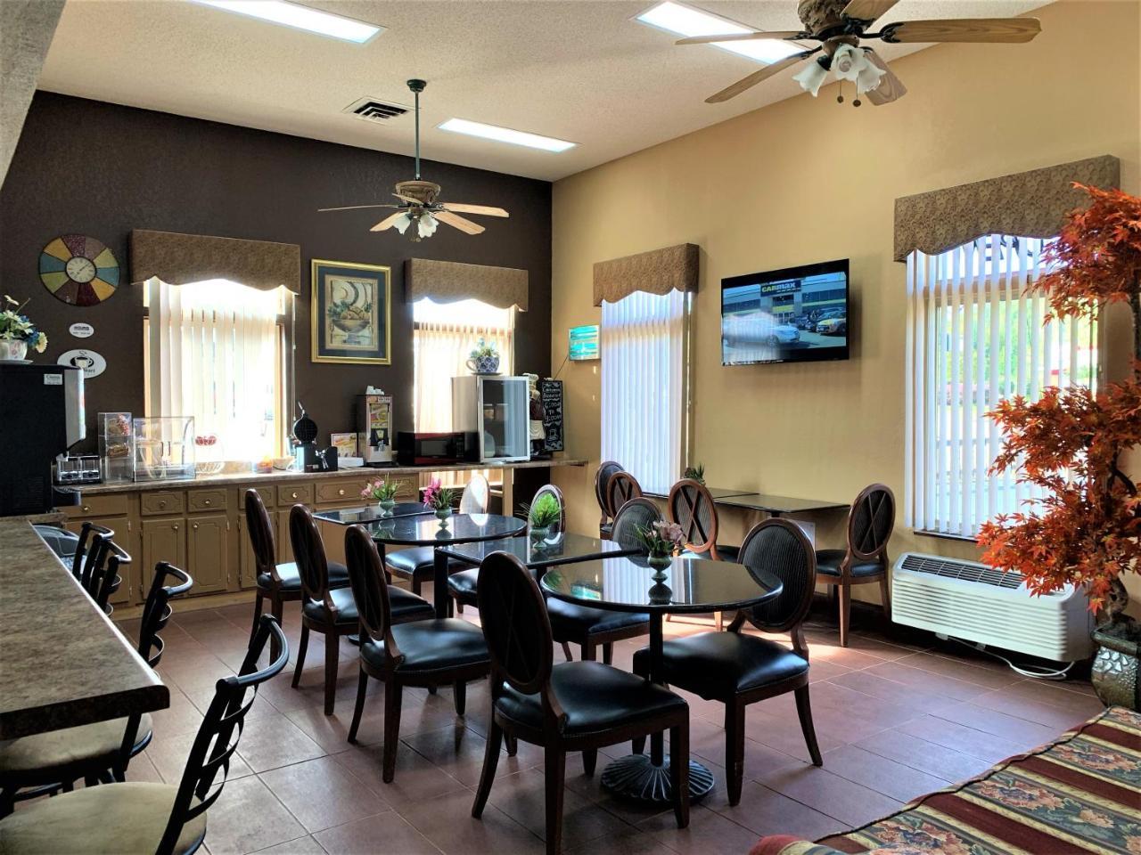 Star Plus Inn & Suites Selmer エクステリア 写真