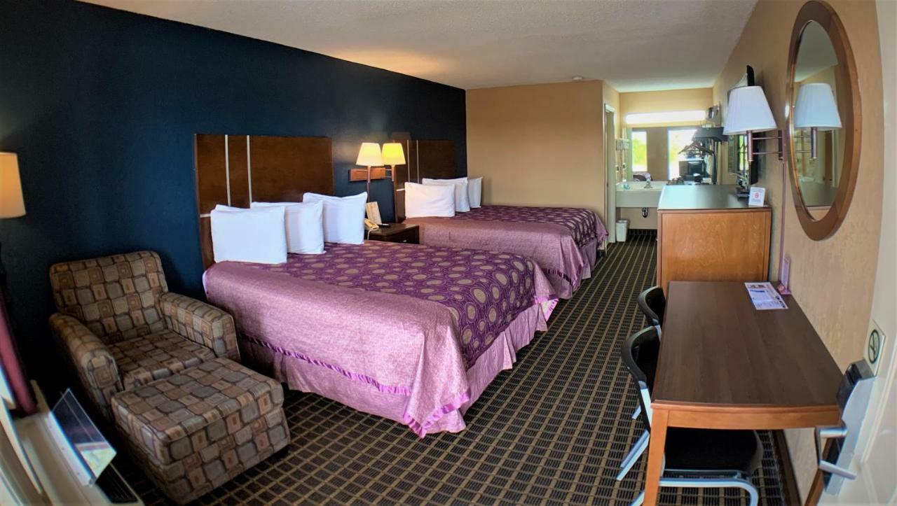 Star Plus Inn & Suites Selmer エクステリア 写真