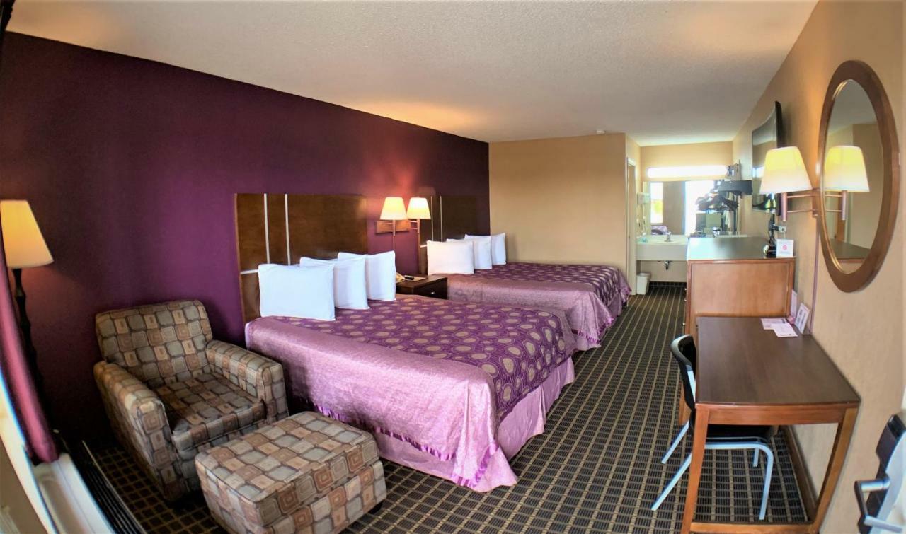 Star Plus Inn & Suites Selmer エクステリア 写真